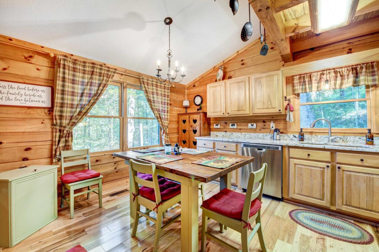 Waynesville Cabin With Covered Deck And Fire Pit! Lake Junaluska Exteriér fotografie