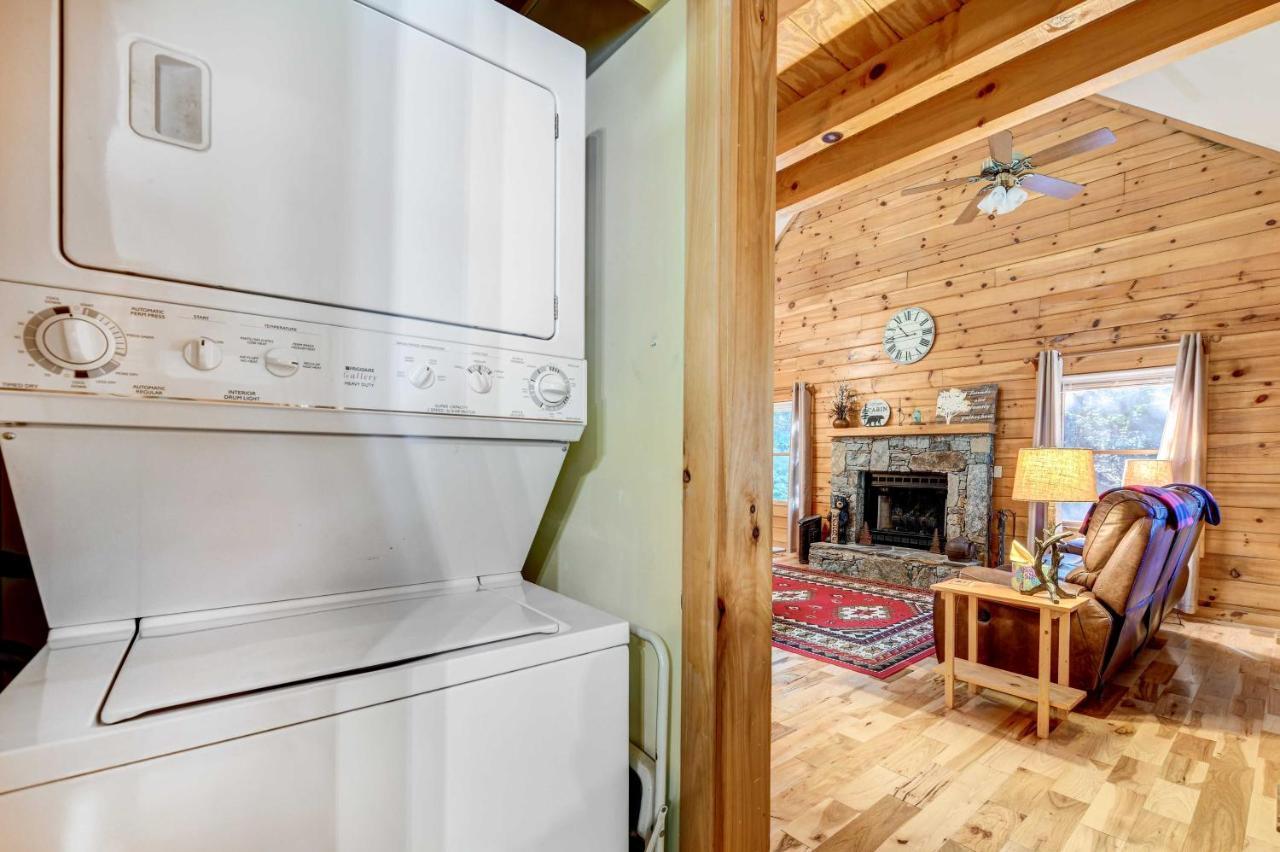 Waynesville Cabin With Covered Deck And Fire Pit! Lake Junaluska Exteriér fotografie